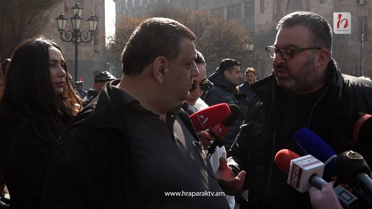 Սրան քննադատում ենք, մի երկու յոնջա գրում ա՝ քոչարյանական, սերժական