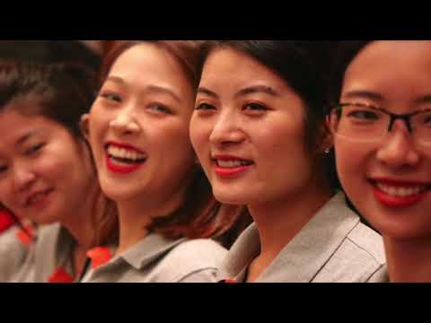 Treinamento de Mordomo de Hotel concluído no Hotel St Regis Zhuhai na China.