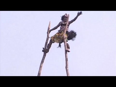 Makishi Dance - Chimuiza dancing up...