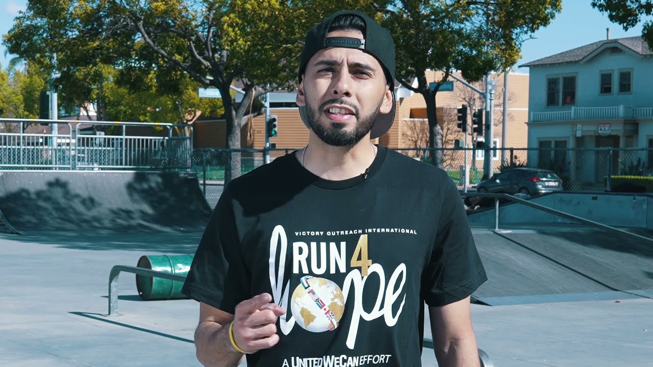 Patinando en Patineta Por Esperanza