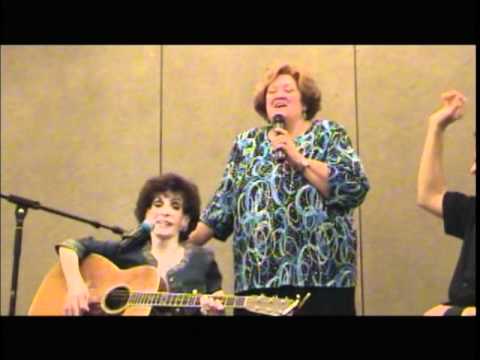 Lulu Roman Surprising Dottie Rambo at NQC 2006 Showcase(Never Before Seen Footage)