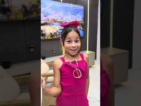 7-year-old girl doesn't want to study because she wants to be an influencer😱