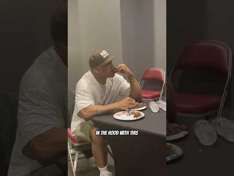 LL Cool J don’t care who watches him eat 🤣