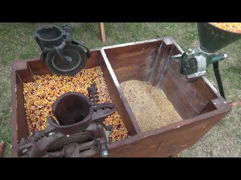 Kukorica daráló és morzsoló kézi hajtású gépek, Kiskunhalas, emléknap, v170930-7-190