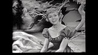 Julie Andrews sings “How Are Things in Glocca Morra&quot; on THE GARRY MOORE SHOW, 1 May 1962