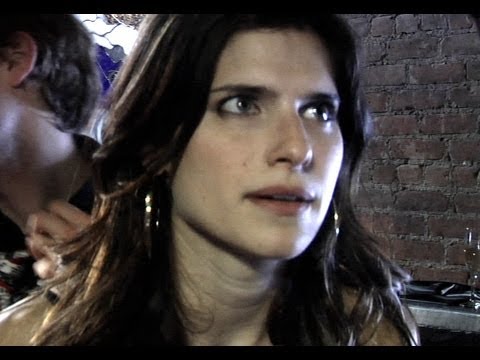 ワイニーデイズ #28「ダンスクラブ」（レイクベル (Wainy Days #28 'Dance Club' (Lake Bell))