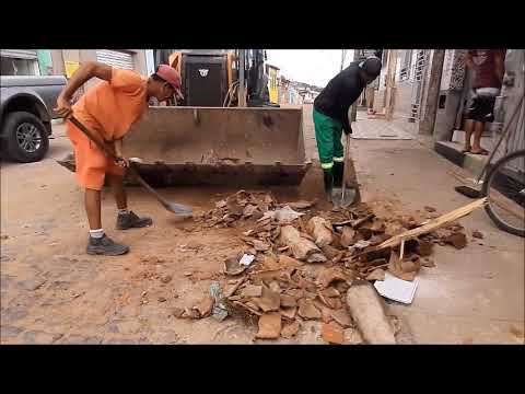 Buera 24 horas - Equipes de LIMPEZA realizam a retirada de ENTULHOS em diversos pontos de Buerarema