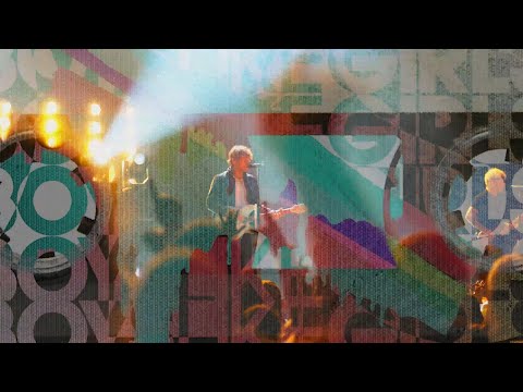 BOYS LIKE GIRLS - THE GREAT ESCAPE (LIVE FROM MGM MUSIC HALL AT FENWAY PARK)
