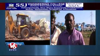 Revenue Officials Demolish Huts in Komaram Bheem Colony | Ibrahimpatnam - V6 News