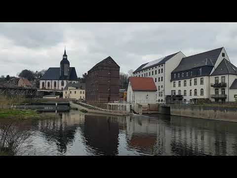 Blick zum Schloss Rochlitz von der Zwickauer Mulde bei Zaßnitz