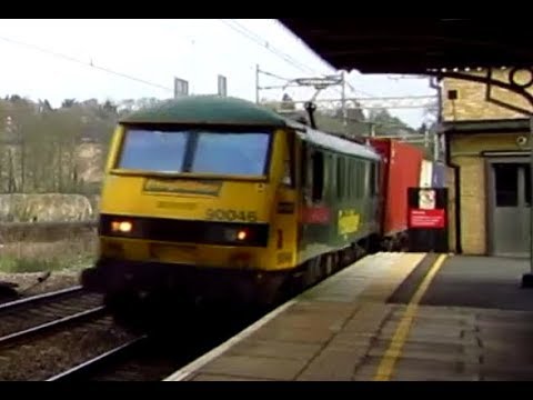 Freightliner class 90, Berkhamsted station