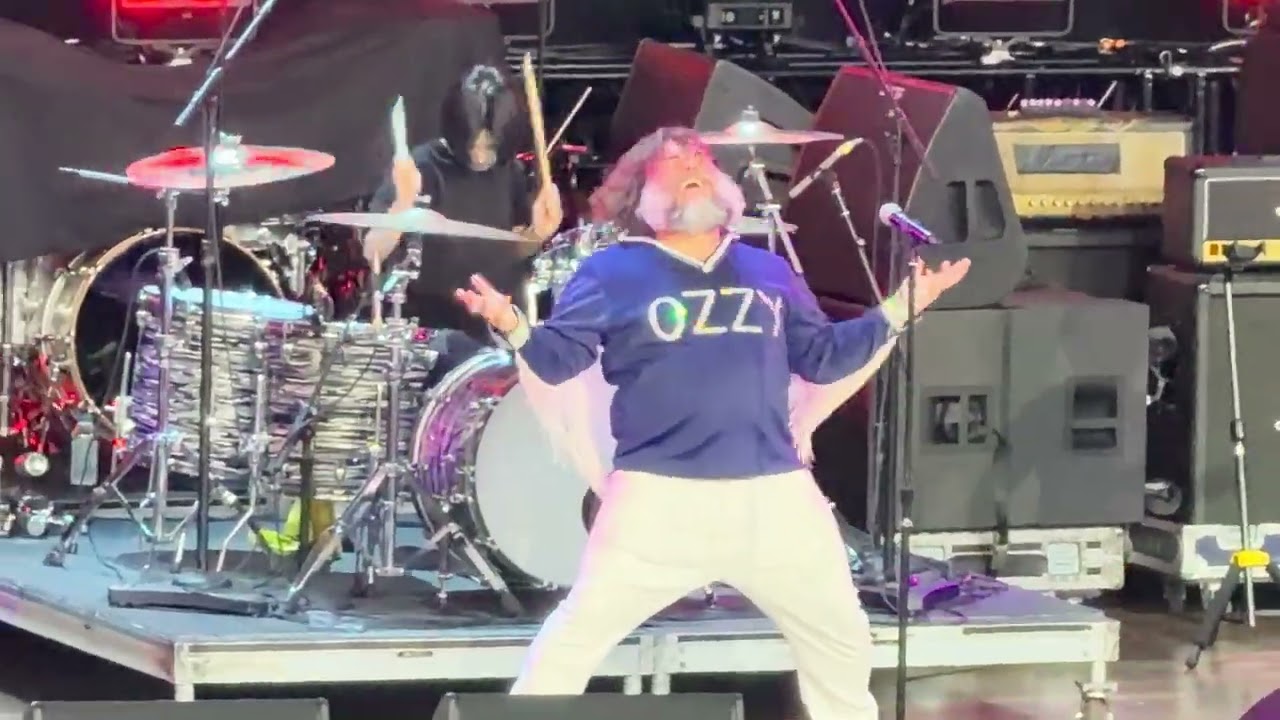 Jack Sabbath performs &ldquo;War Pigs&rdquo; with Geezer Butler at Power to the People - YouTube