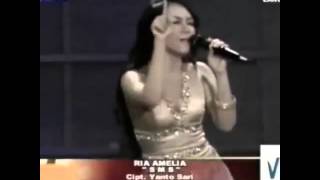 Download lagu Ria amelia-ami awards mp3 Download lagu Ria amelia-ami awards mp3