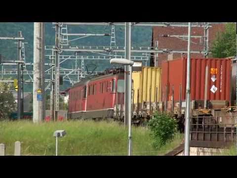 SBB Re 6/6 "11683" schleppt Ae 6/6 "11426" & 40 wagons in Biel Mett