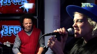 St. Vincent - Digital Witness ,Live @ 3voor12 Radio