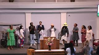 Download lagu Lady Lisa leading the GEAC Praise team in 'He's a Wonder' & 'There's no God Like Jehovah' mp3
