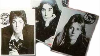 Mamunia (vocals) - Paul McCartney & Wings