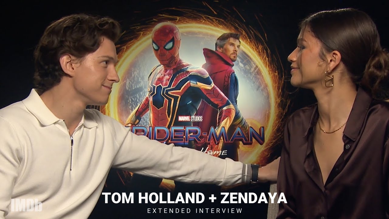 Tom Holland & Zendaya Answer Fan Questions | Extended Interview thumnail