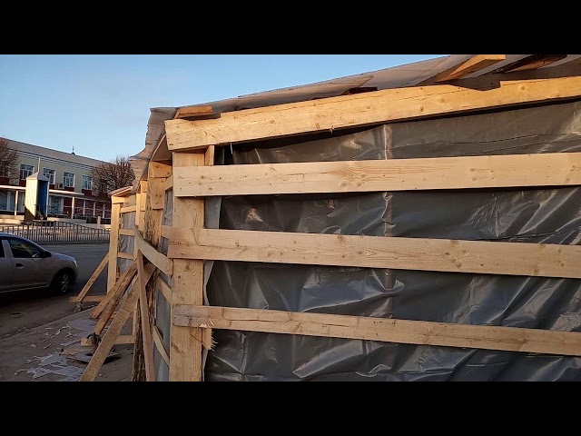 Арча үзәгендә каплау артында нәрсә төзеп яталар? Шушы арада эчендә нәрсә икәнен күрсәтәчәкбез. Карап барыгыз.