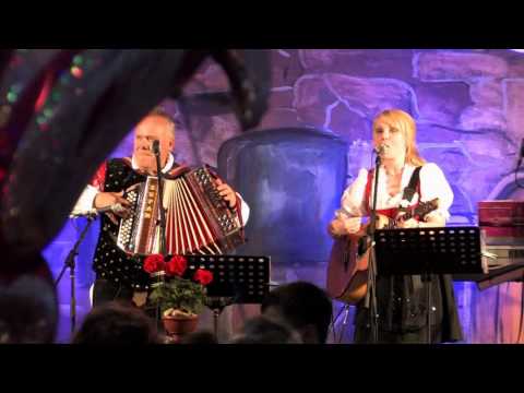 VESELA MAMICA - 20.LET DRUŽINSKI TRIO POGLADIČ