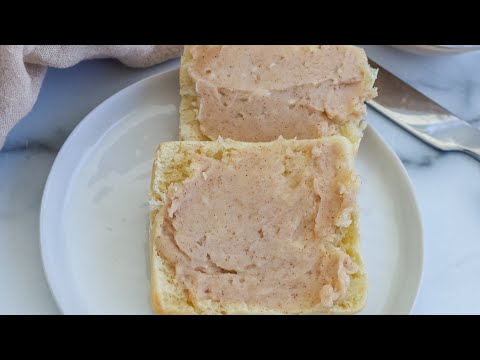 Copycat Texas Roadhouse Rolls With Cinnamon Butter