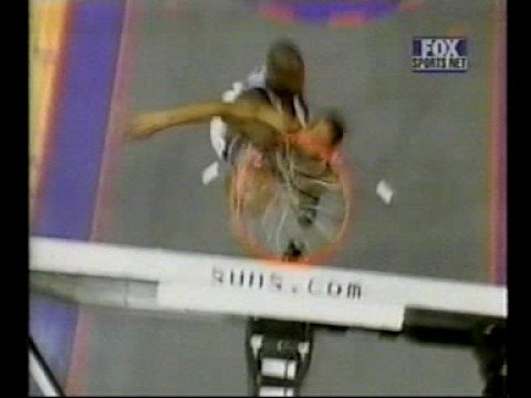 Cliff Robinson destroys Jelani McCoy