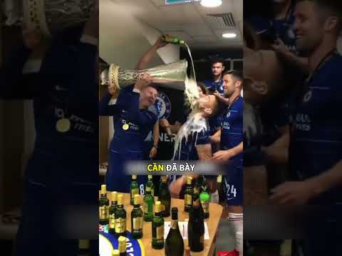 Bí Mật Về Những Chai Sâm Panh Sau Trận Chung Kết #shorts #football