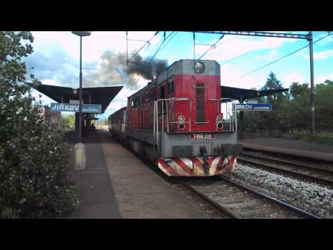 Odjezd vlaku Os 7056 (ČD T466.2201, zpoždění 10 min) - Jirkov zastávka, 21. 5. 2013