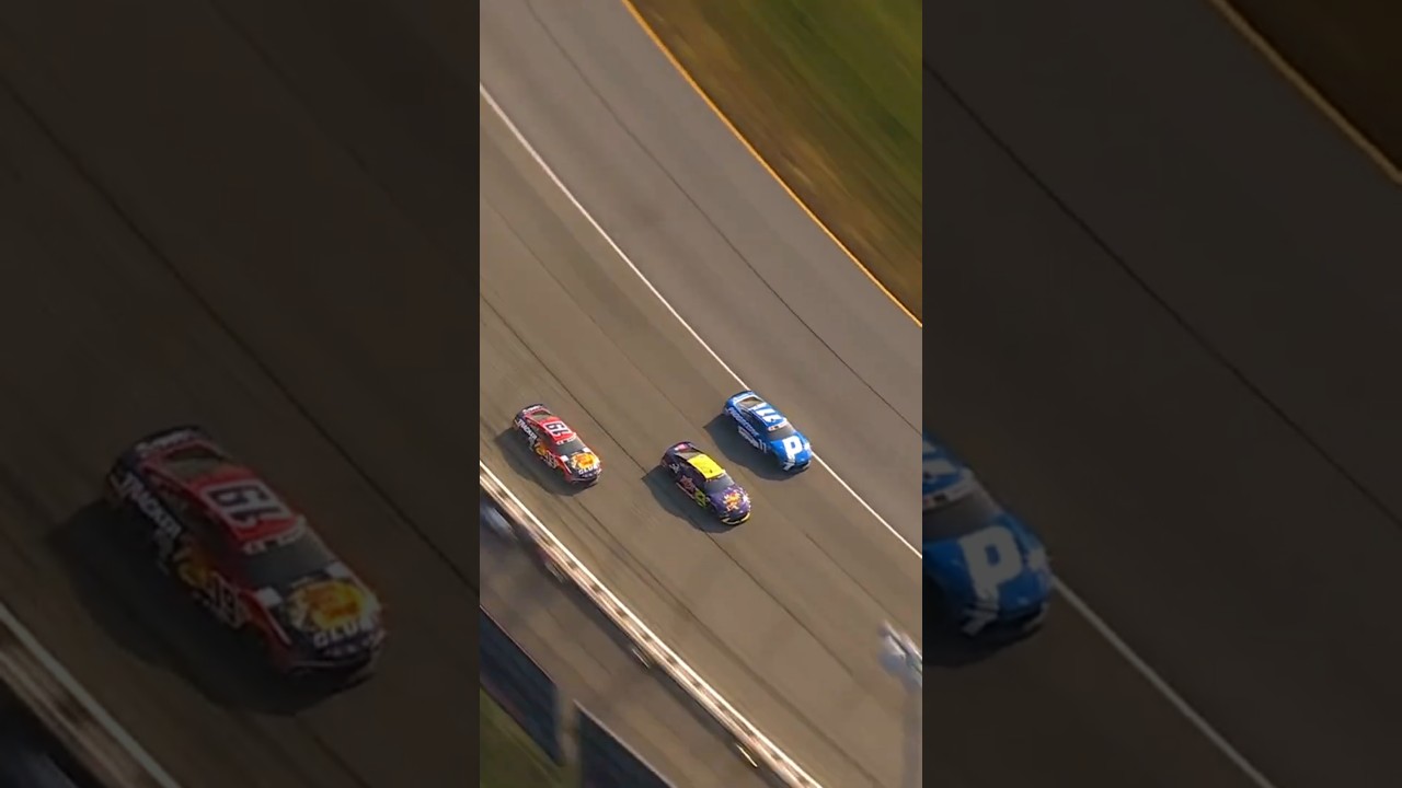 3-WIDE Toyota battle 🔥