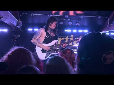 Matti Hoffman ( solo )  Escape the fate in New Jersey