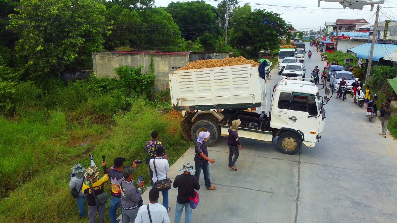 Processing Filling Land Huge size Using Dump Truck 5-T & KOMATSU D31P Bulldozer Technique Push Soil