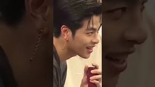 Download lagu Koo junhoe is sexy and he knows it😚 mp3