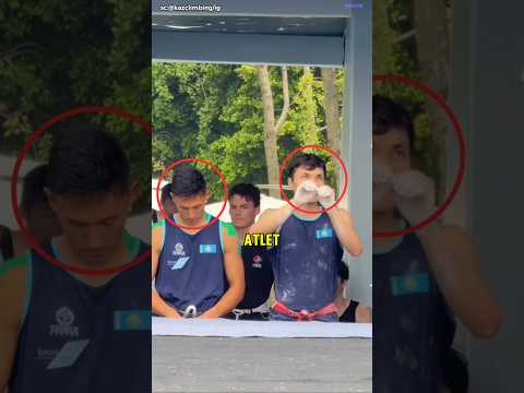 gerakan aneh di awal pertandingan pemanjat tebing!!