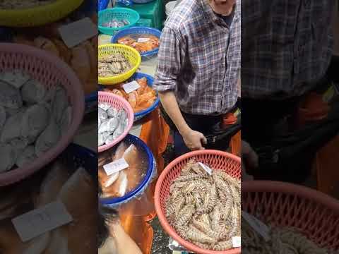 Praticamente camarões #frutos do mar #mercado de peixes