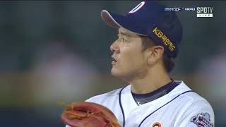 [分享] 斗山二壘手飛球接球失誤 洋投傻眼