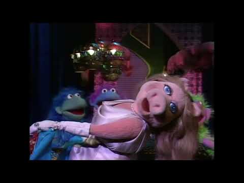 Muppet Songs: Miss Piggy - What Now My Love?