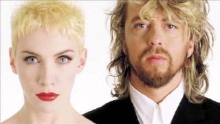 Video thumbnail of "Eurythmics - Love Is A Stranger ( Extended Mix )"