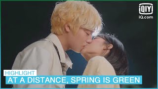 Download lagu Bravo😘 So-bin kisses Yeo Jun of her own accord | At a Distance, Spring is Green EP7 | iQiyi K-Drama mp3