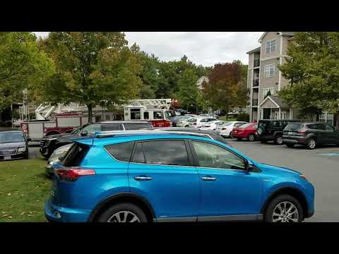 Acton, MA Ladder 28 arrive at balcony fire - October 6, 2019