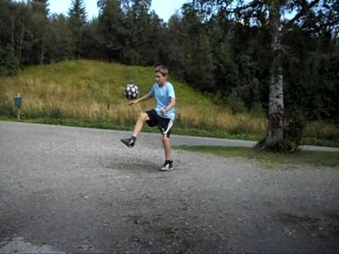 Erlend - Some freestyle football