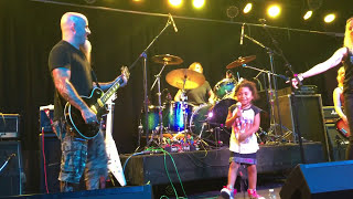 4-Year-Old Girl Sings ACDC Song "Dirty Deeds Done Dirt Cheap" Live with Scott Ian of Anthrax