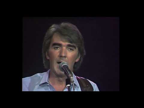 Johnny McEvoy - Long Before Your Time (Live 1982)