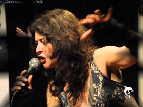 MARIA PIA DE VITO - HUW WARREN - CURIOSITY THREATENS