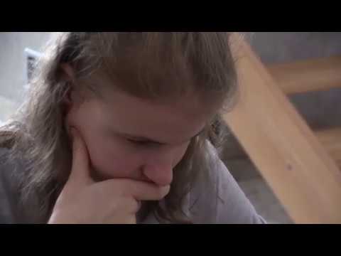 dievčatá SŠ 4.1.   Anna Sofia Cíbiková -  Dominika Tomčíková 0:1