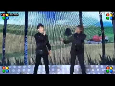 Onew and Key singing trot @Gayo Daejun