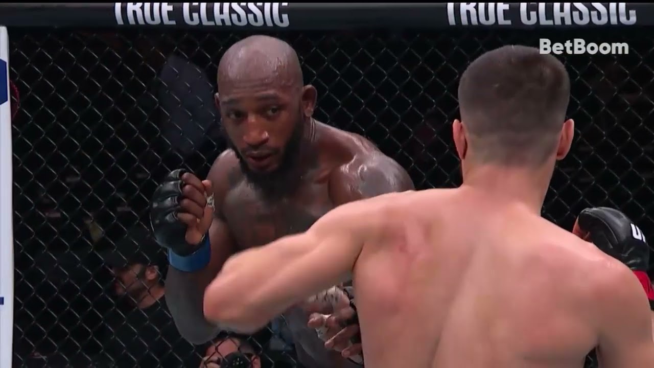 UFC 322 | Susurkaev noquea en el tercer asalto a McConico