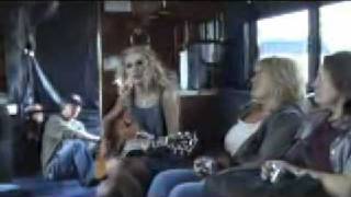on the tour bus with taylor swift and jack ingram