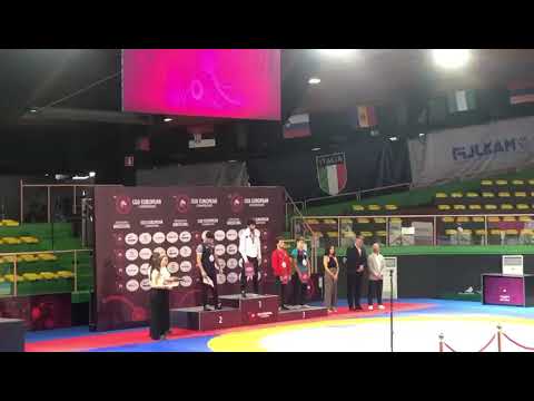 Հայկ Պապիկյանին պարտված ադրբեջանցին Հայաստանի օրհներգի ժամանակ իջել է պատվո հարթակից և որակազրկվել