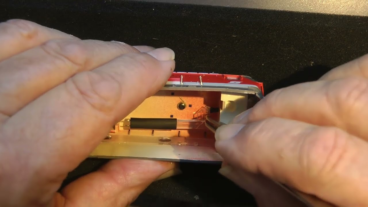 Wolfgangs Märklin Modellbahn   Roco ÖBB 1044 204 4  Schleifer&LEDs
