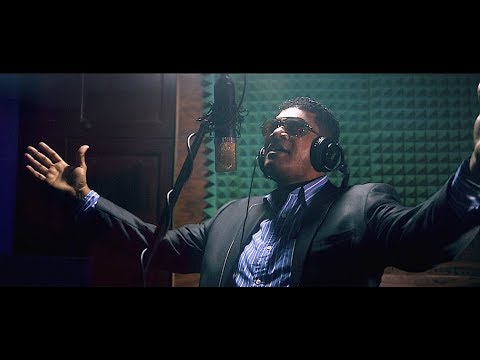 ALEJANDRO - La Salsa... MIENTRAS  LLUEVE..